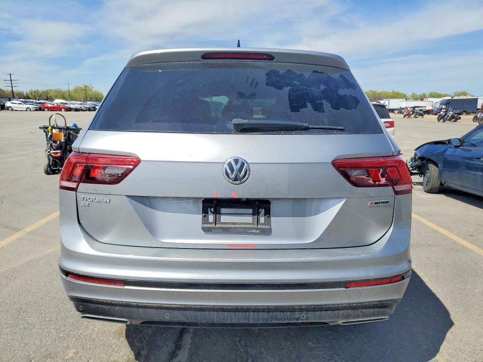 2020 Volkswagen Tiguan VIN 3VV2B7AX7LM130934 COPART salvage auction — SIDE, ID, sold $7,300 on 2026-08-27 (photo 6)