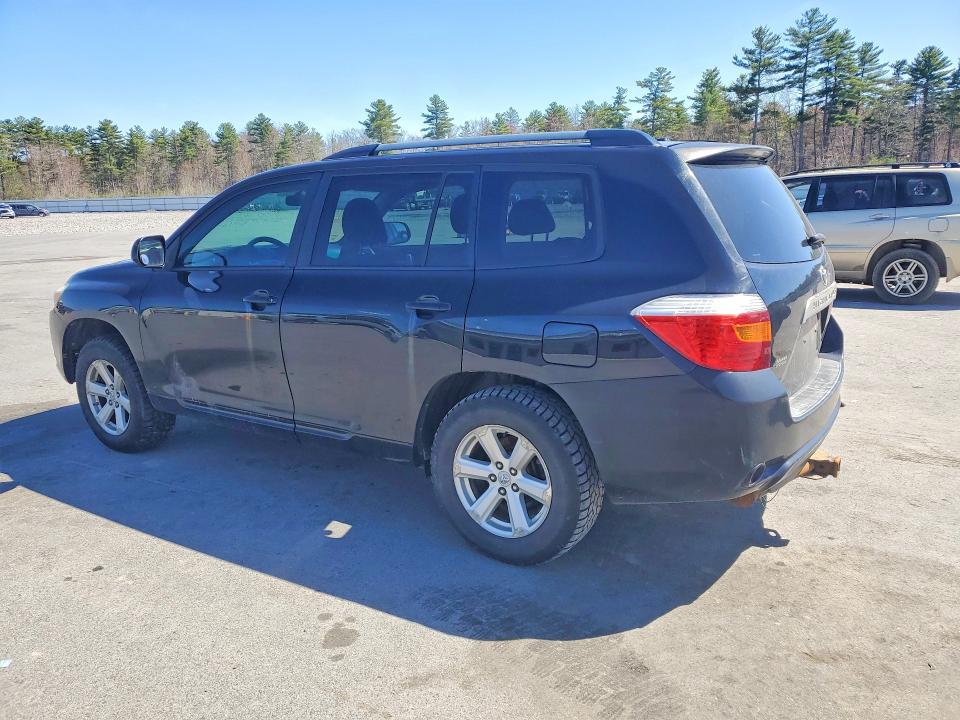 2010 Toyota Highlander VIN 5TDZK3EH5AS003704 COPART salvage auction — NORMAL WEAR, ME - CERTIFICATE OF TITLE, sold $1,100 on 2026-07-15 (photo 2)