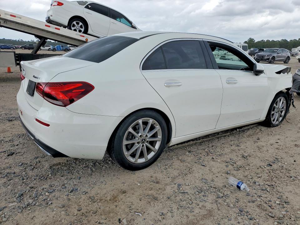 2019 Mercedes-benz A-klasse VIN WDD3G4FB3KW000850 COPART salvage auction — FRONT END, Salvage Title, sold $4,100 on 2026-07-10 (photo 3)