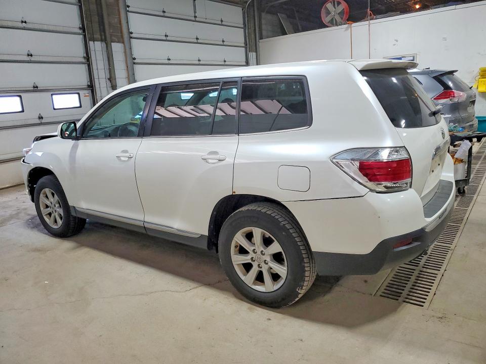 2013 Toyota Highlander VIN 5TDBK3EH7DS231385 COPART salvage auction — FRONT END, Mn - Trailer Registration, sold $2,000 on 2026-07-16 (photo 2)