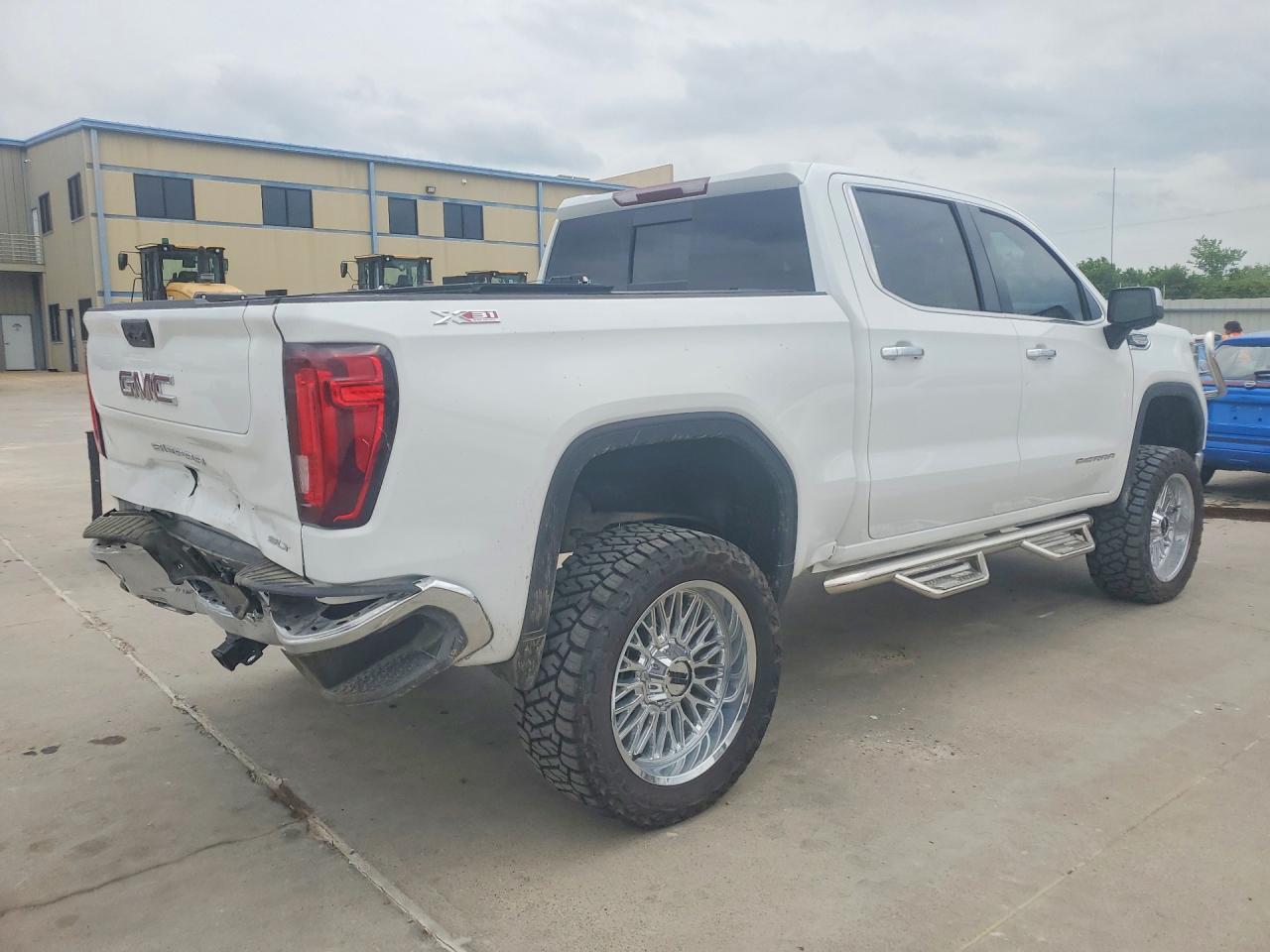 2026 GMC Sierra VIN 1GTUUDE80TZ256425 COPART salvage auction — Rear End, TX - SALVAGE VEHICLE TITLE, sold $30,000 on 2026-07-02 (photo 3)
