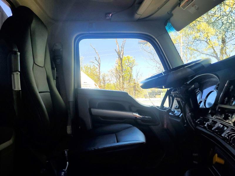 2020 Kenworth T880 VIN 1NKZX4TX4LJ305727 COPART salvage auction — ALL OVER, NJ - CERT OF TITLE-SALVAGE, sold $575 on 2026-07-30 (photo 5)