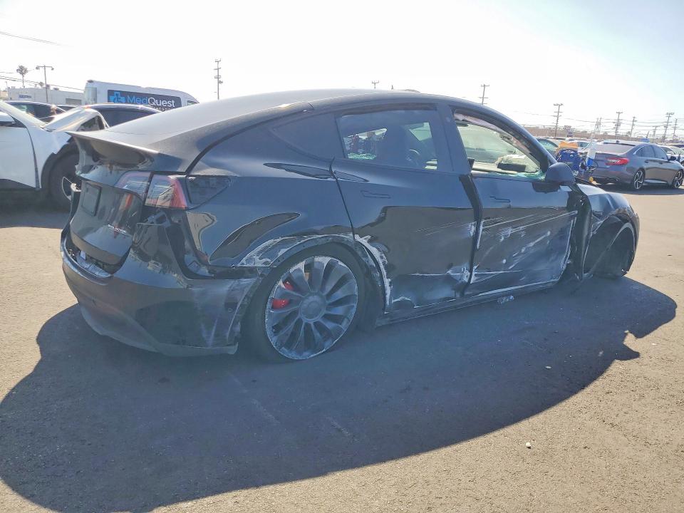 2022 Tesla Model y VIN 7SAYGDEF4NF490568 COPART salvage auction — FRONT END, Salvage Title, sold $3,750 on 2026-07-20 (photo 3)