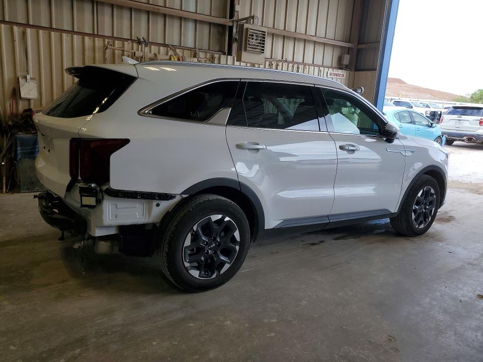 2025 Kia Sorento VIN 5XYRL4JC7SG361978 COPART salvage auction — SIDE, Tx - Salvage Vehicle Title, sold $13,700 on 2026-07-17 (photo 3)