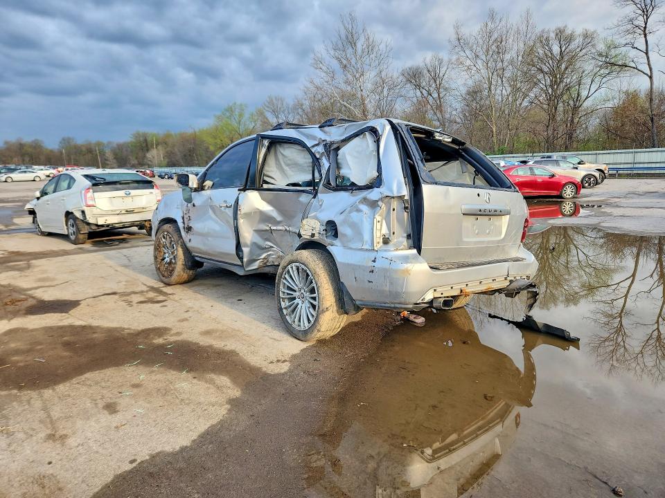 2005 Acura Mdx VIN 2HNYD18945H555398 COPART salvage auction — ROLLOVER, PA - CERTIFICATE OF SALVAGE, sold $325 on 2026-07-02 (photo 2)