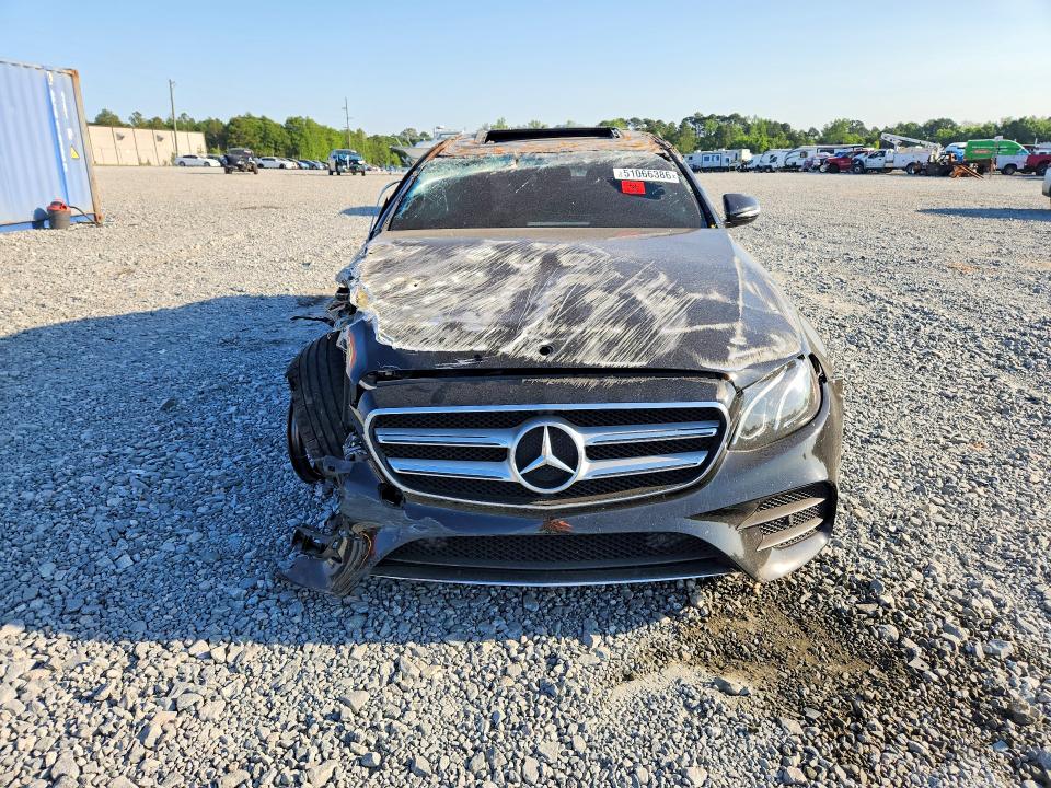 2020 Mercedes-benz E-klasse VIN W1KZF8DB0LA824388 COPART salvage auction — ROLLOVER, Id - Salvage Certificate Of Title, sold $325 on 2026-07-21 (photo 5)