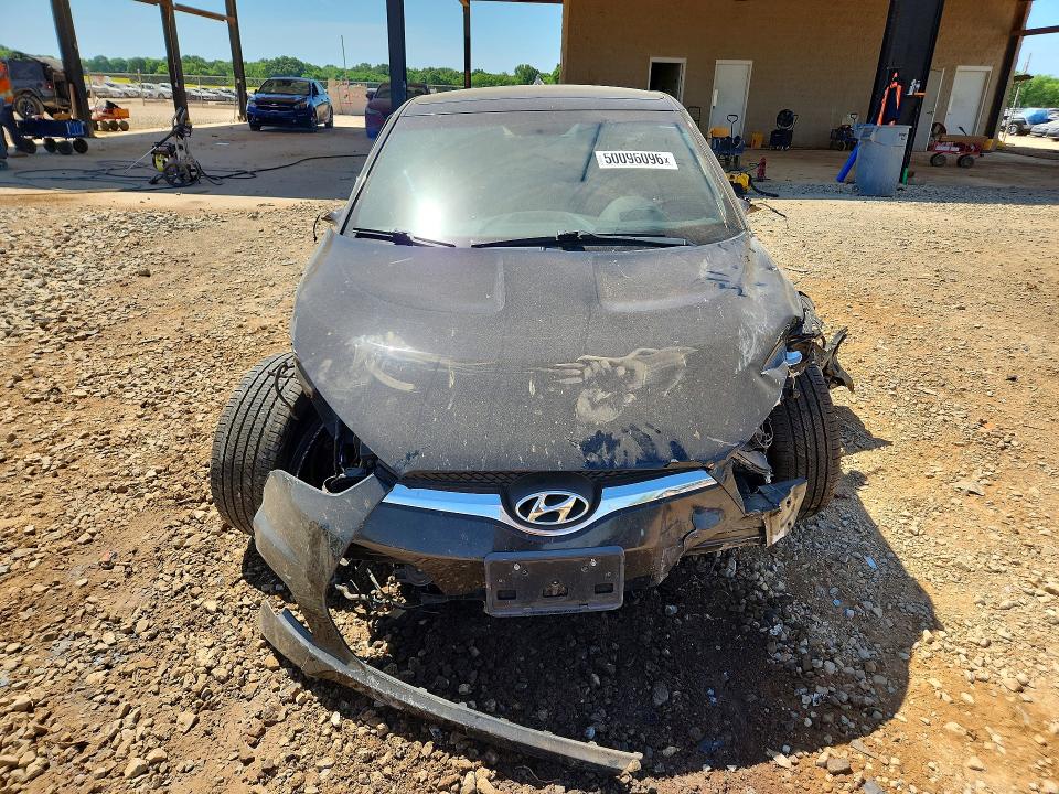 2017 Hyundai Veloster VIN KMHTC6ADXHU324386 COPART salvage auction — ALL OVER, AL - CERT OF TITLE-SALVAGE TITLE, sold $500 on 2026-07-08 (photo 5)
