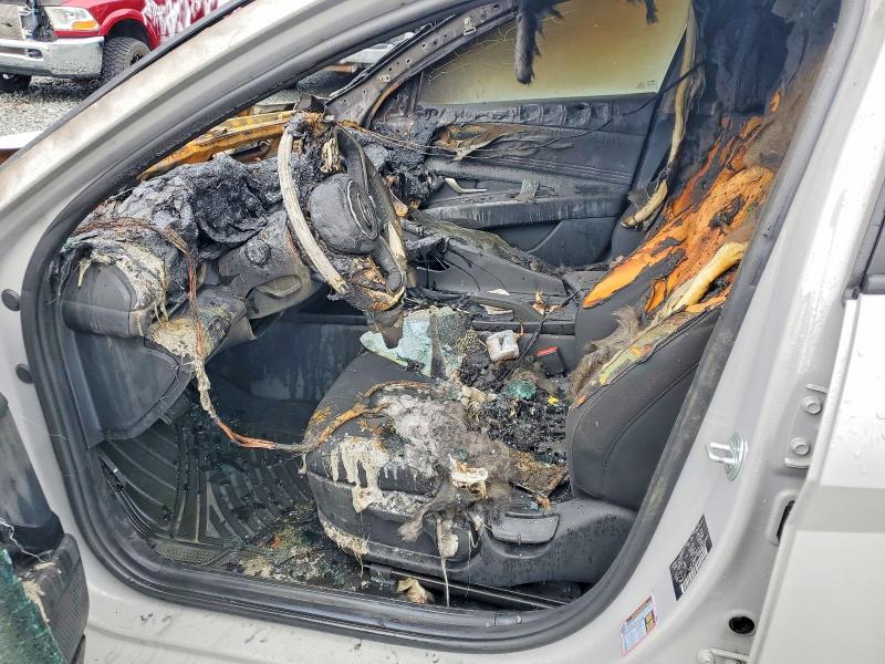 2021 Hyundai Elantra VIN KMHLM4AG2MU152909 COPART salvage auction — BURN, Ns - Cert Of Reg - Non-Repairable, sold $475 on 2026-07-09 (photo 7)