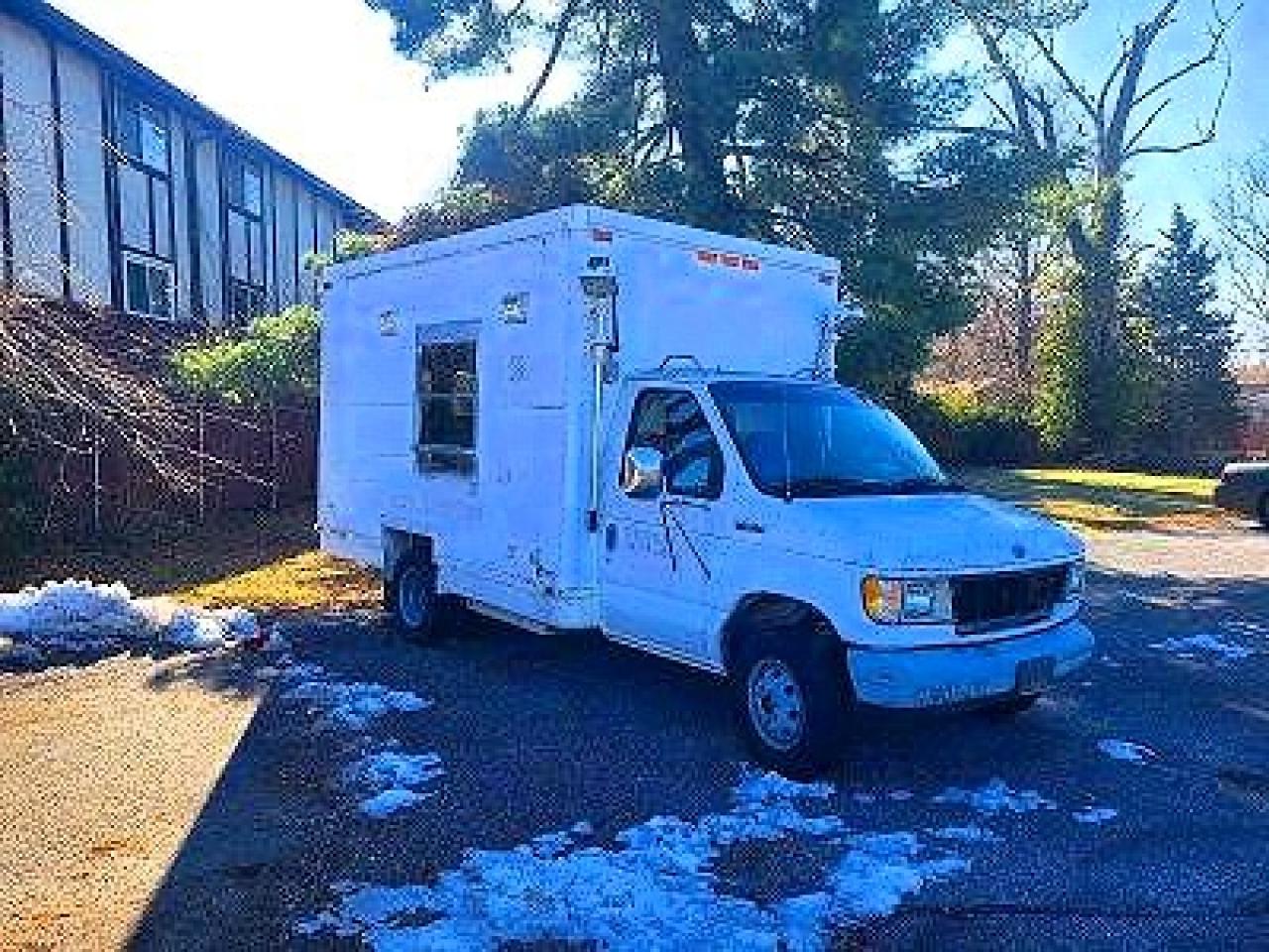 1995 Ford E-350 VIN 1FDKE37H5SHA01586 COPART salvage auction — Mechanical, IL - CERTIFICATE OF TITLE (P), sold $175 on 2026-05-04 (photo 1)