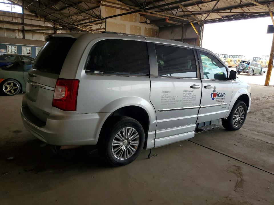 2011 Chrysler Voyager VIN 2A4RR6DG6BR690119 COPART salvage auction — MINOR DENT/SCRATCHES, Az - Cert Of Title-Restored Salvage, sold $3,600 on 2026-07-20 (photo 3)