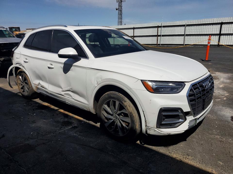 2021 Audi Q5 VIN WA1BAAFY2M2104356 COPART salvage auction — VANDALISM, CA - SALVAGE CERTIFICATE, sold $3,050 on 2026-07-13 (photo 4)