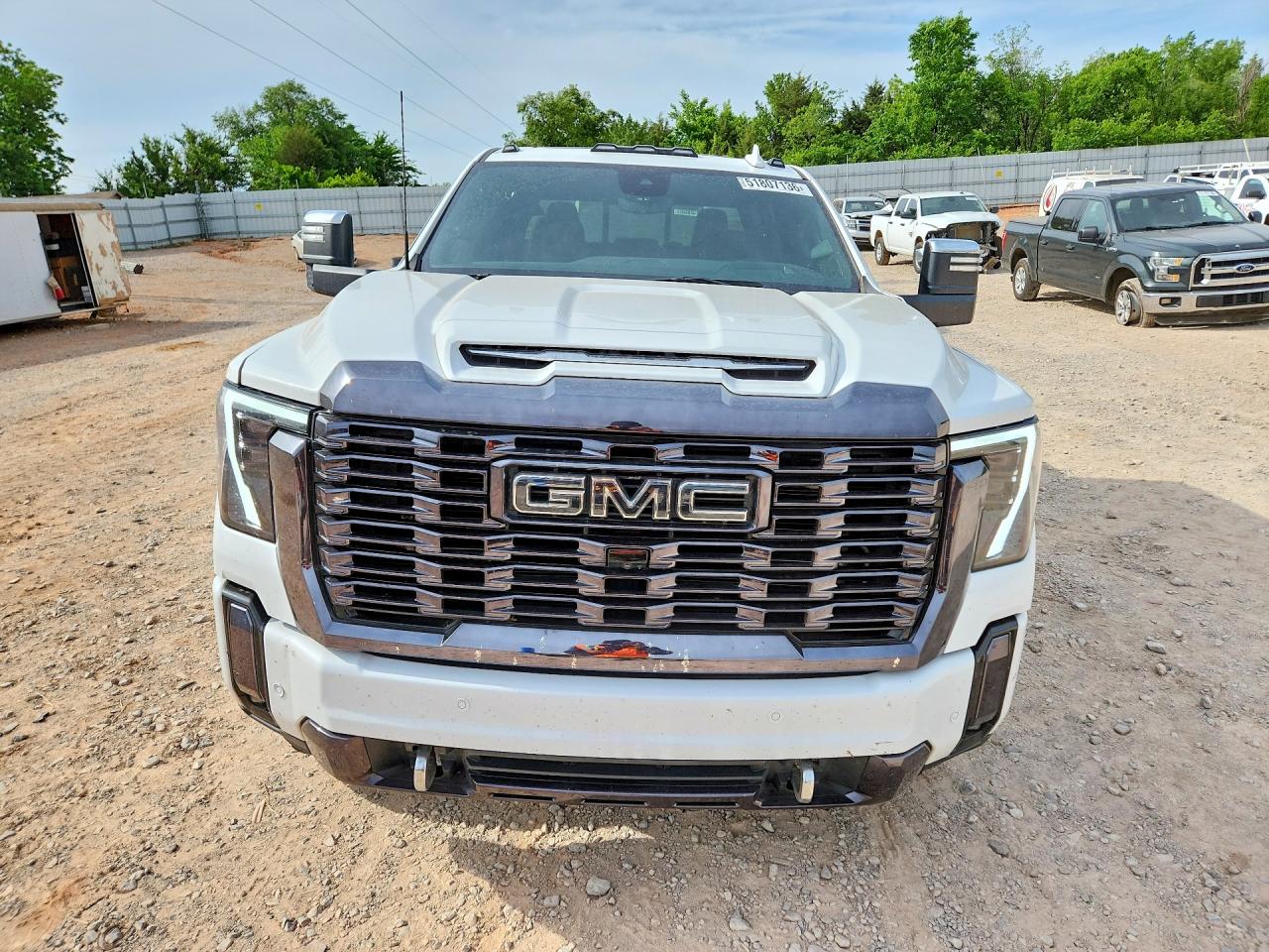 2024 GMC Sierra VIN 1GT49XEY0RF289048 COPART salvage auction — Side, OK - CERT OF TITLE-SALVAGE, sold $34,500 on 2026-06-25 (photo 5)