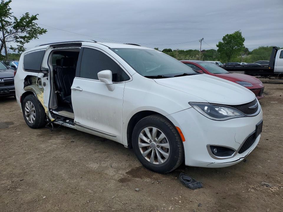 2019 Chrysler Pacifica VIN 2C4RC1BGXKR539930 COPART salvage auction — SIDE, Md - Cert Of Salvage > 75% Damage, sold $2,750 on 2026-07-02 (photo 4)