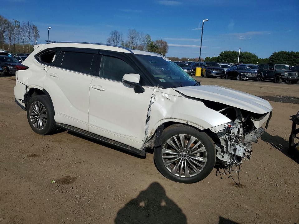 2021 Toyota Highlander VIN 5TDFZRBH4MS078923 COPART salvage auction — FRONT END, Ma - Cert Of Title-Salvage, sold $5,200 on 2026-07-23 (photo 4)