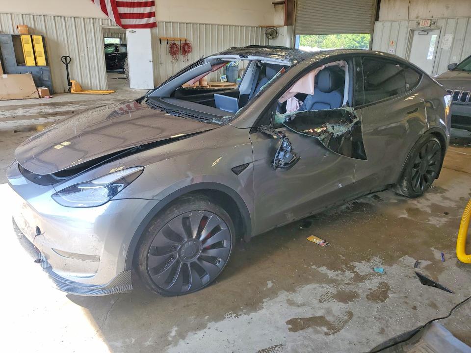 2025 Tesla Model y VIN 7SAYGDEF5SA357262 COPART salvage auction — ROOF, Ar - Cert Of Title-Salvage, sold $6,200 on 2026-07-08 (photo 1)