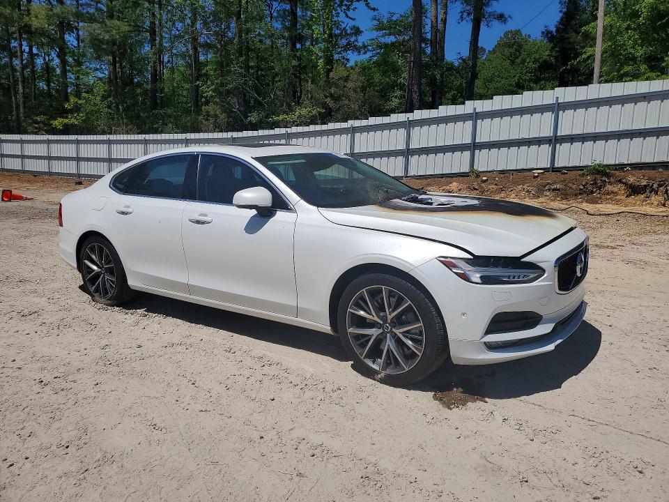2017 Volvo S90 VIN YV1A22MK1H1010302 COPART salvage auction — BURN, Nc - Salvage Certificate Of Title, sold $2,100 on 2026-07-31 (photo 4)