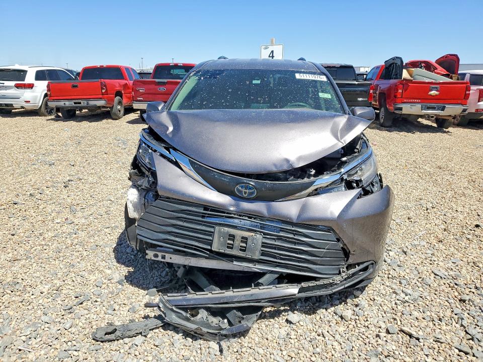 2021 Toyota Sienna VIN 5TDKRKEC7MS052290 COPART salvage auction — FRONT END, Tx - Salvage Vehicle Title, sold $9,000 on 2026-07-21 (photo 5)