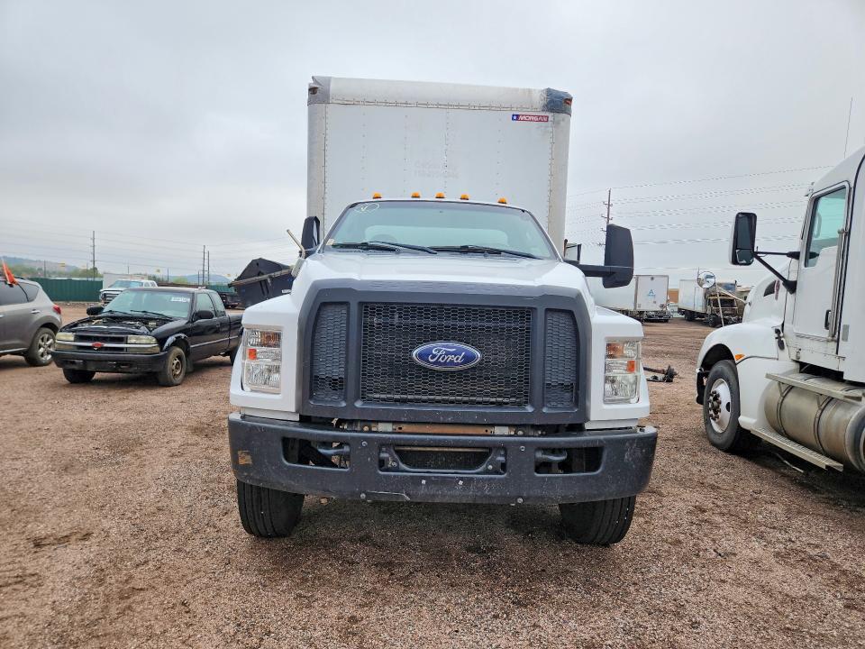 2018 Ford VIN 1FDNF6DC2JDF03109 COPART salvage auction — MINOR DENT/SCRATCHES, Co - Dis/Dlr/Exp Only Clean Title, sold $11,200 on 2026-07-29 (photo 5)