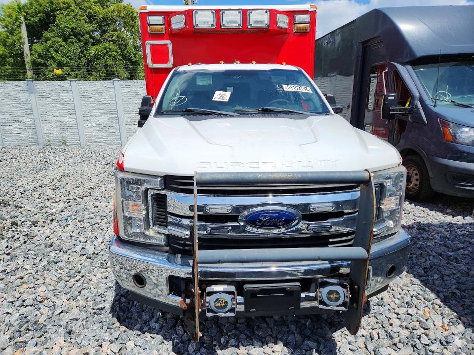 2019 Ford F-350 super duty VIN 1FDRF3GT5KEF24544 COPART salvage auction — SIDE, Fl - Cert Of Title Slvg Rebuildable, sold $18,200 on 2026-07-29 (photo 5)