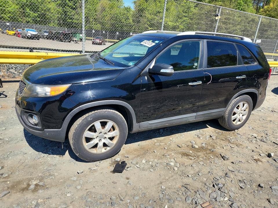 2013 Kia Sorento VIN 5XYKT4A63DG379795 COPART salvage auction — MINOR DENT/SCRATCHES, Md - Cert Of Salvage > 75% Damage, sold $425 on 2026-07-10 (photo 1)