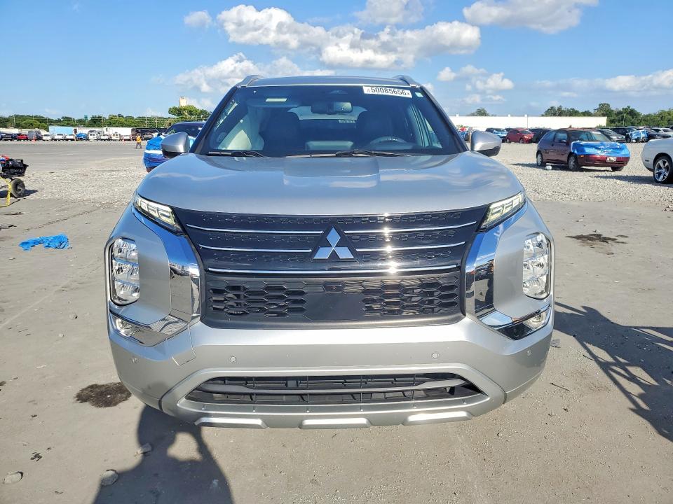 2022 Mitsubishi Outlander VIN JA4J3VA88NZ022841 COPART salvage auction — SIDE, Fl - Cert Of Title Slvg Rebuildable, sold $7,600 on 2026-07-20 (photo 5)