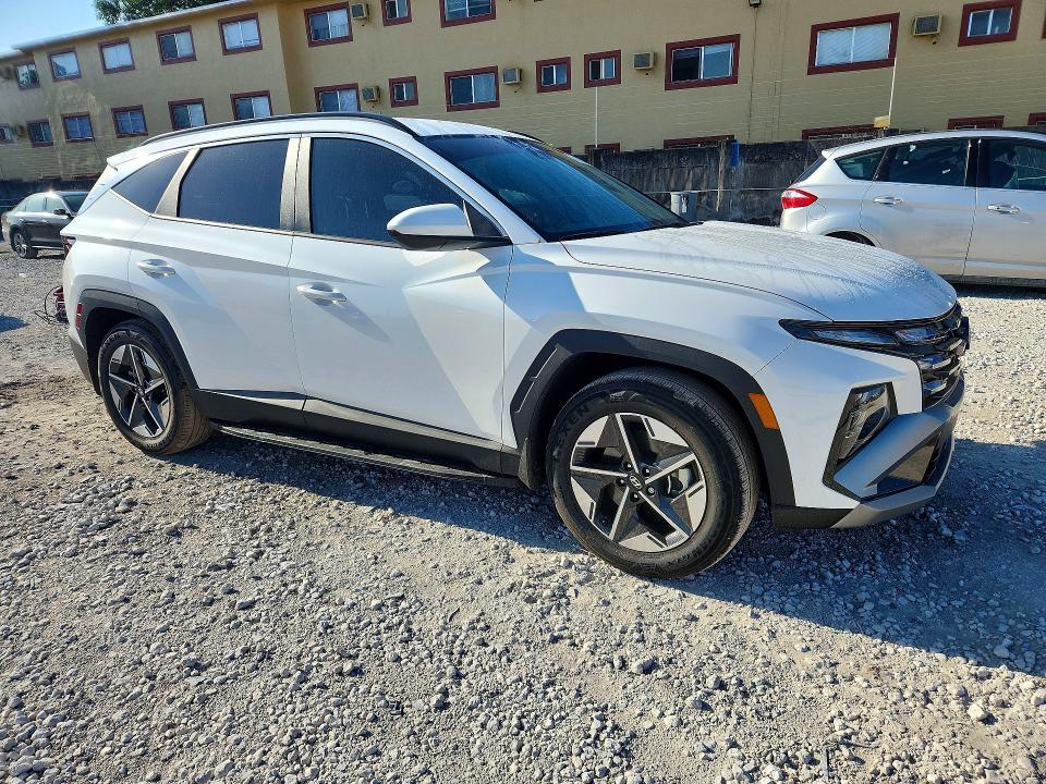 2025 Hyundai Tucson VIN 3KMJB3DE4SE019518 COPART salvage auction — SIDE, Id - Salvage Certificate Of Title, sold $9,400 on 2026-07-10 (photo 4)