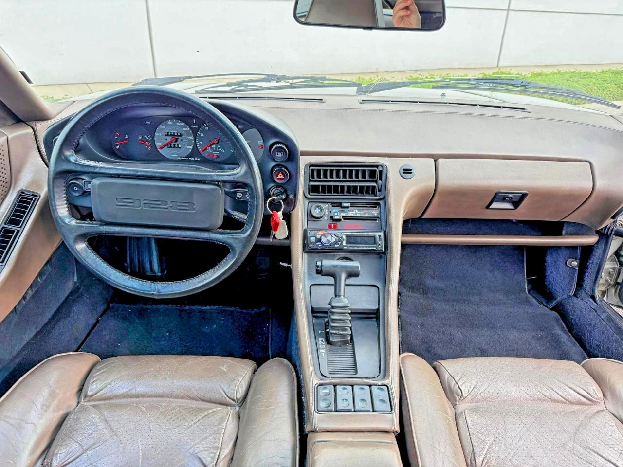 1982 Porsche 928 VIN WP0JA092XCS820309 COPART salvage auction — Minor Dent/Scratches, WA - VEHICLE CERT OF OWNERSHIP-TITL (P), sold $3,100 on 2026-04-22 (photo 9)
