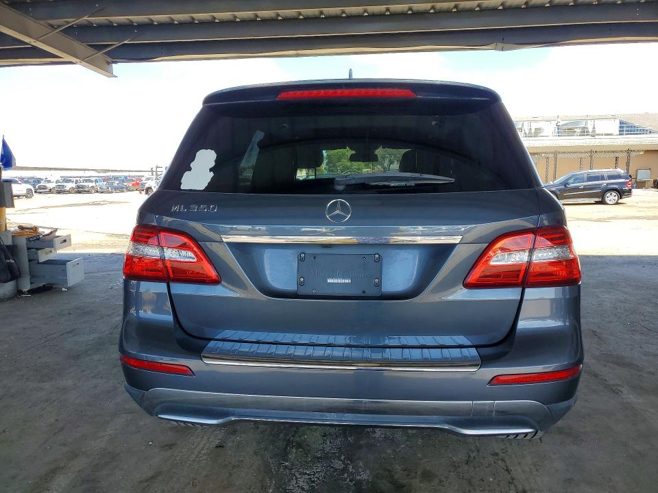 2015 Mercedes-benz M-klasse VIN 4JGDA5JBXFA583784 COPART salvage auction — MINOR DENT/SCRATCHES, Ca - Dis/Dlr/Exp Only Clean Title, sold $3,400 on 2026-07-02 (photo 6)