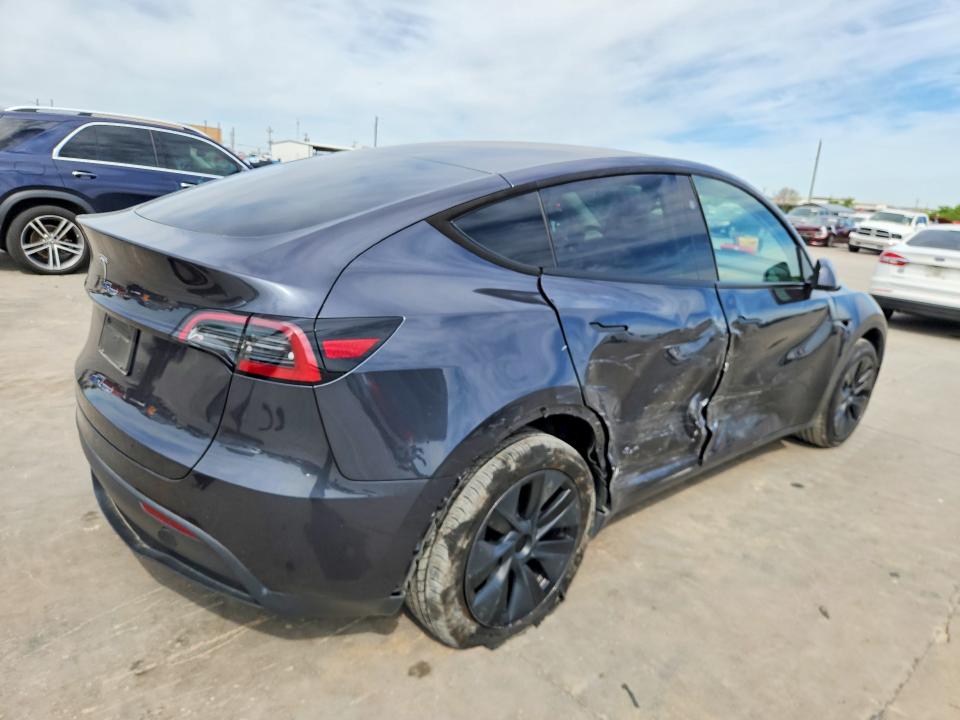 2025 Tesla Model y VIN 7SAYGDED1SA376194 COPART salvage auction — SIDE, Tx - Certificate Of Title, sold $16,100 on 2026-07-16 (photo 3)