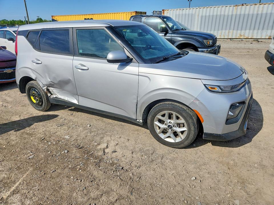 2021 Kia Soul VIN KNDJ23AU1M7748450 COPART salvage auction — NORMAL WEAR, In - Certificate Of Title, sold $2,300 on 2026-07-02 (photo 4)