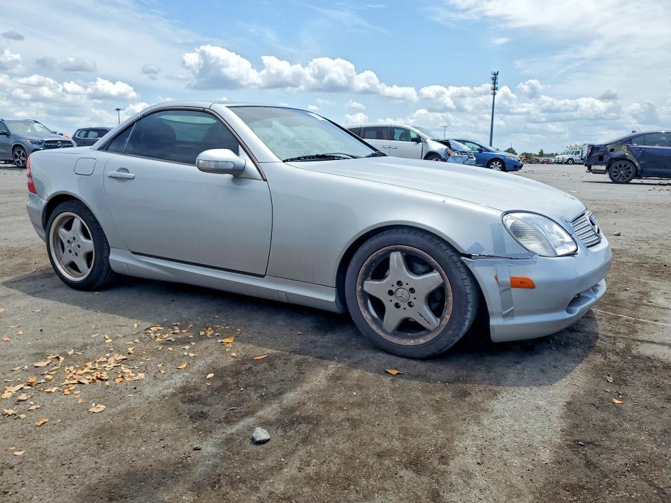 2001 Mercedes-benz Slk-class VIN WDBKK49F31F203933 COPART salvage auction — FRONT END, Fl - Cert Of Title Slvg Rebuildable, sold $450 on 2026-07-27 (photo 4)