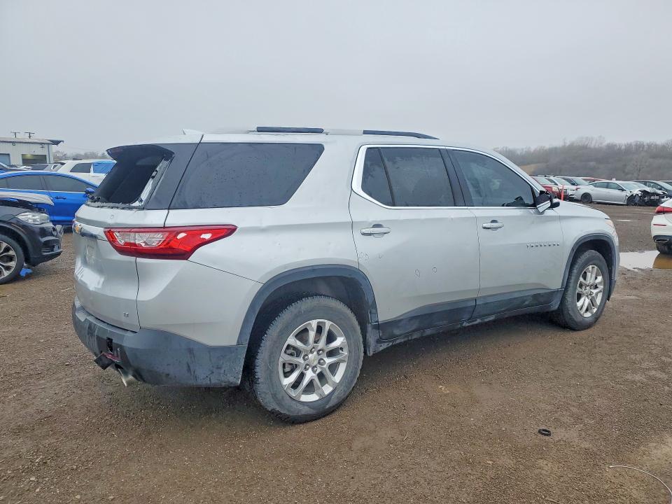 2018 Chevrolet Traverse VIN 1GNERGKW5JJ102774 COPART salvage auction — HAIL, Il - Salvage Certificate, sold $3,000 on 2026-07-03 (photo 3)