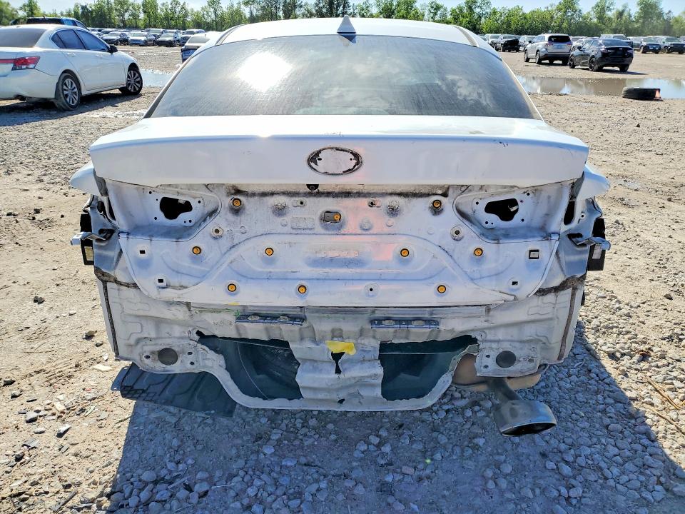 2018 Kia Optima VIN 5XXGU4L36JG183579 COPART salvage auction — REAR END, Salvage Title, sold $2,450 on 2026-07-31 (photo 6)