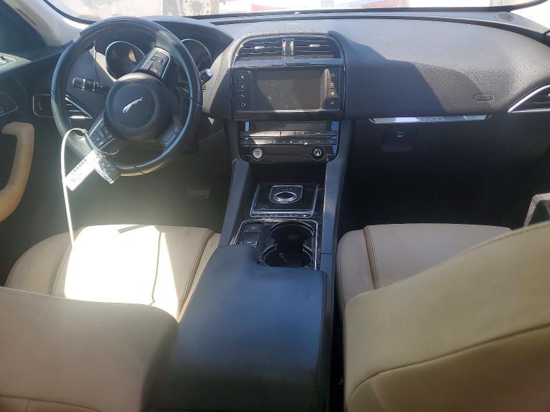 2017 Jaguar F-pace VIN SADCJ2BN7HA090868 COPART salvage auction — NORMAL WEAR, Al - Certificate Of Title, sold $7,500 on 2026-09-03 (photo 8)