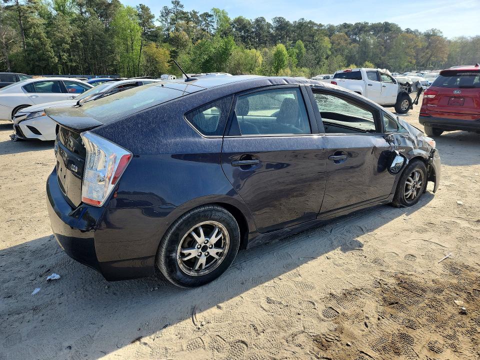 2011 Toyota Prius VIN JTDKN3DU5B0276735 COPART salvage auction — ROLLOVER, Md - Cert Of Salvage > 75% Damage, sold $425 on 2026-07-07 (photo 3)