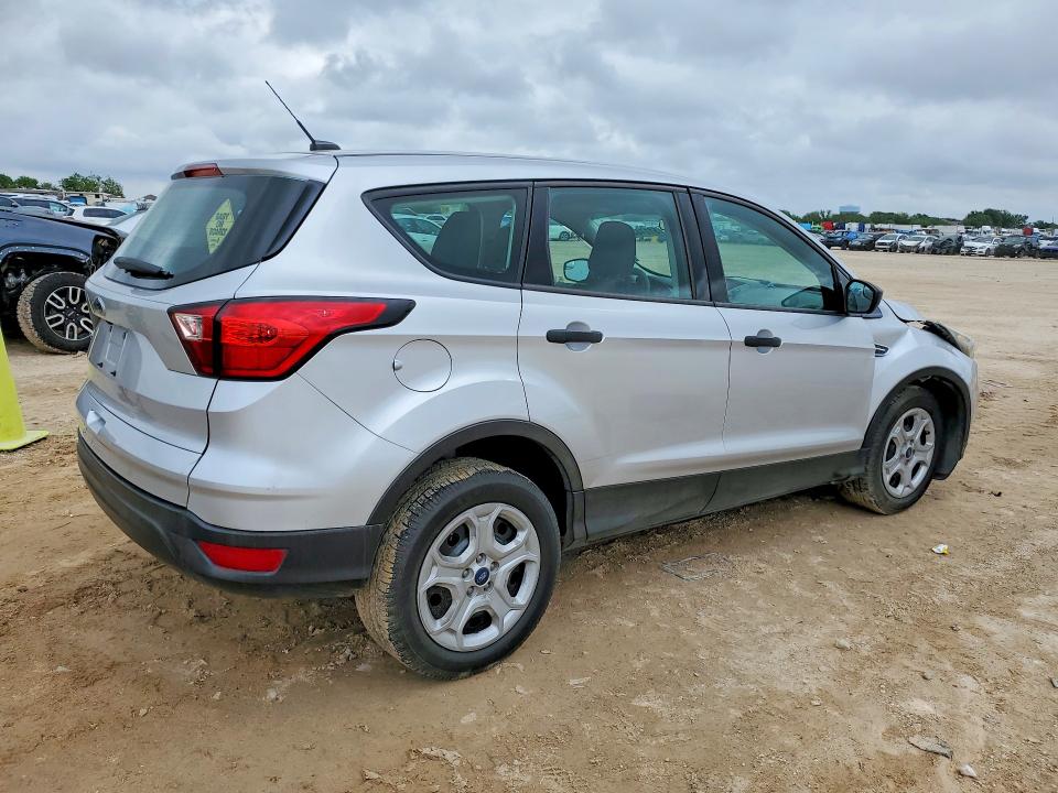 2019 Ford Escape VIN 1FMCU0F73KUA53739 COPART salvage auction — FRONT END, Tx - Salvage Vehicle Title, sold $1,850 on 2026-07-09 (photo 3)