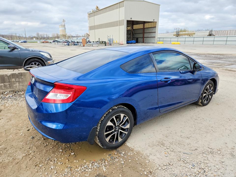 2013 Honda VIN 2HGFG3B88DH520279 COPART salvage auction — HAIL, Tx - Salvage Vehicle Title, sold $125 on 2026-07-09 (photo 3)