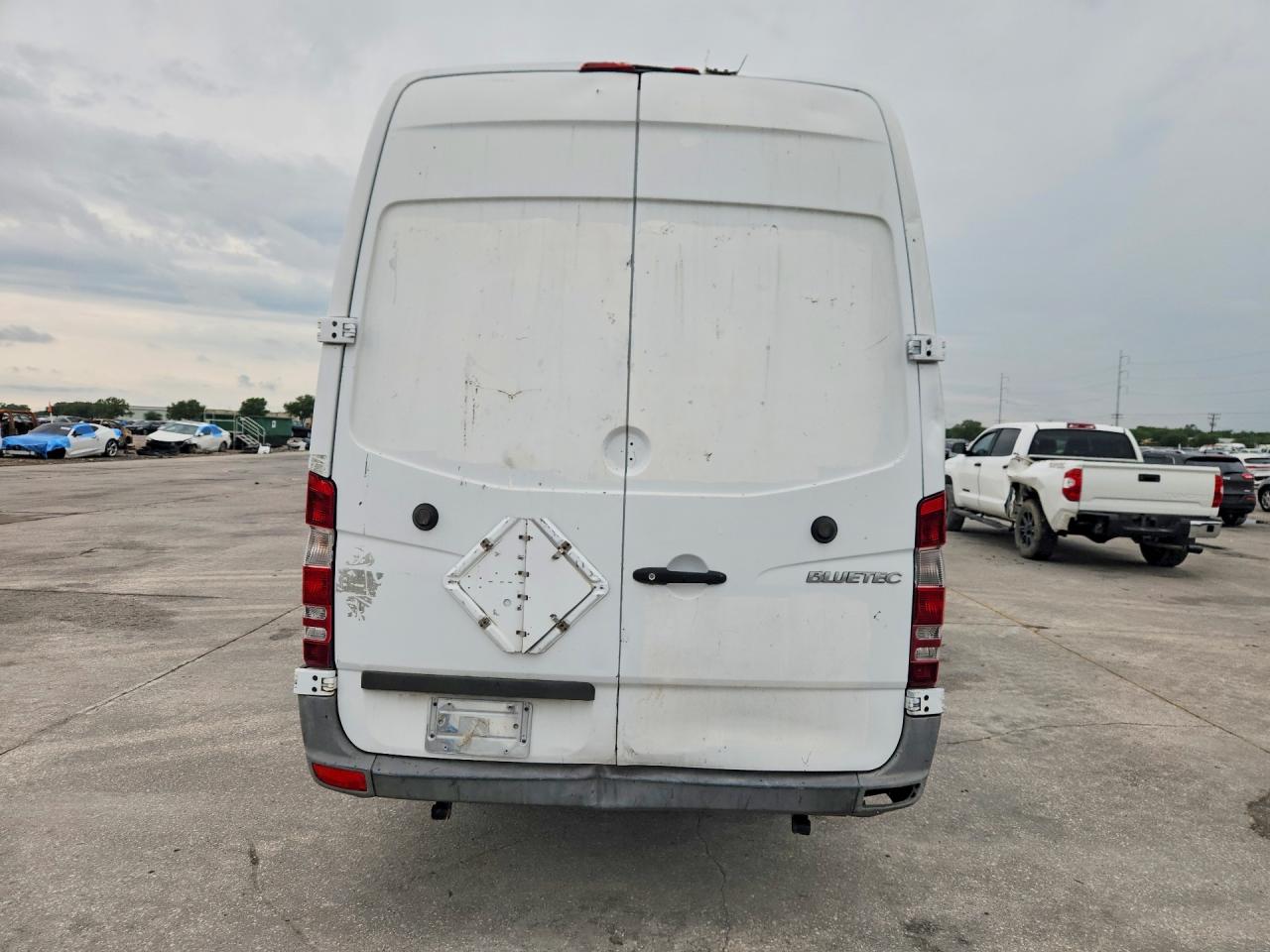2012 Mercedes Benz Sprinter 2500 VIN WD3PE8CB0C5688417 COPART salvage auction — Front End, LA - CERTIFICATE OF TITLE (P), sold $550 on 2026-07-01 (photo 6)