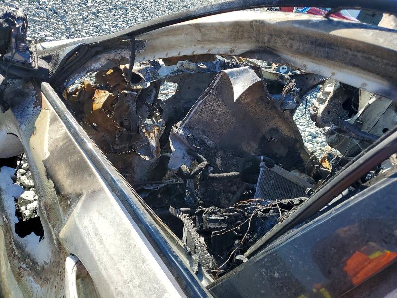 2022 BMW 5 series VIN WBA73BJ06NWX60189 COPART salvage auction — BURN, Nc - Salvage Certificate Of Title, sold $550 on 2026-07-29 (photo 8)