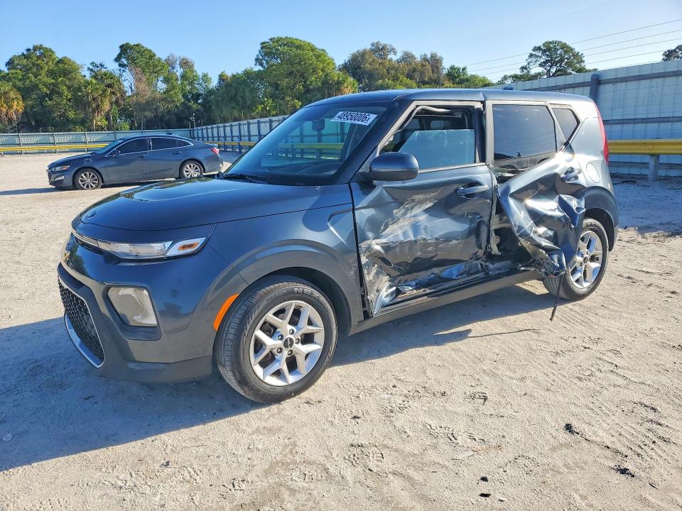 2020 Kia Soul VIN KNDJ23AU2L7096338 COPART salvage auction — SIDE, FL - CERTIFICATE OF DESTRUCTION, sold $2,600 on 2026-07-22 (photo 1)