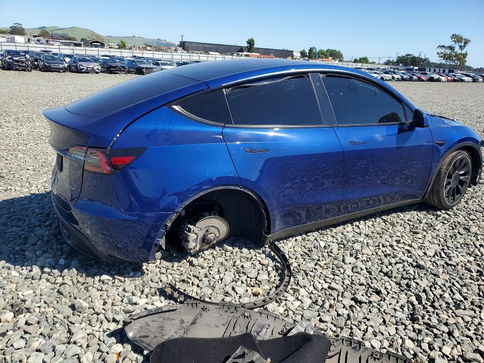 2021 Tesla Model y VIN 5YJYGAEE0MF216852 COPART salvage auction — FRONT END, Ca - Salvage Certificate, sold $3,800 on 2026-07-02 (photo 3)