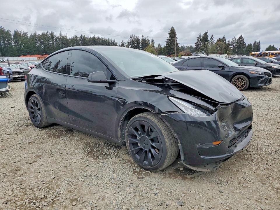 2022 Tesla Model y VIN 7SAYGDEE2NF366015 COPART salvage auction — FRONT END, Salvage Title, sold $14,200 on 2026-07-10 (photo 4)