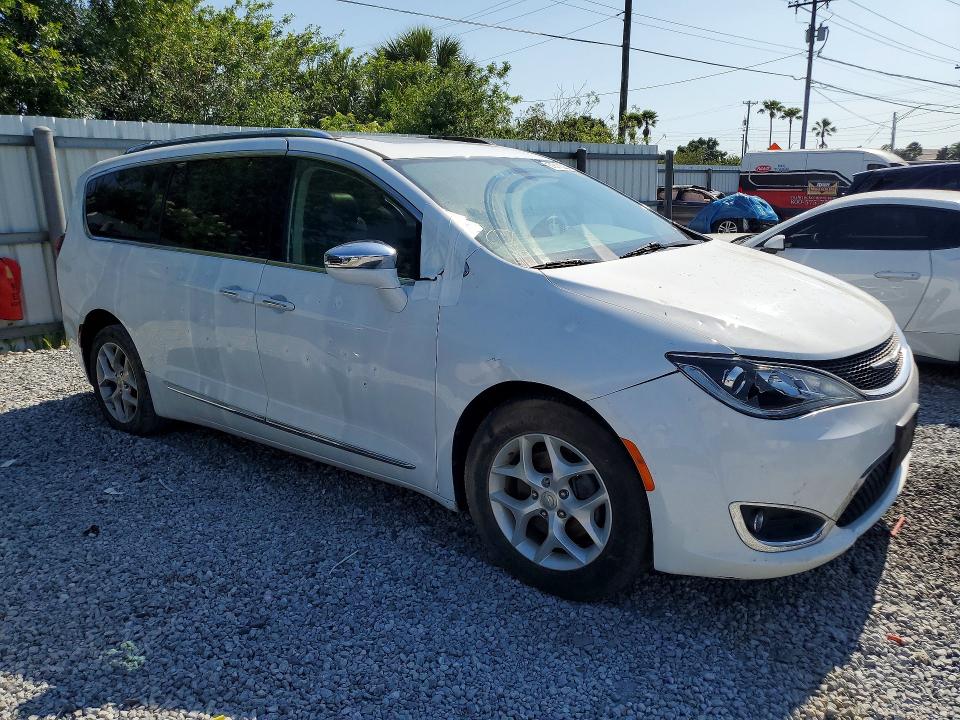2018 Chrysler Pacifica VIN 2C4RC1GG1JR251642 COPART salvage auction — MINOR DENT/SCRATCHES, FL - CERTIFICATE OF TITLE, sold $2,300 on 2026-07-06 (photo 4)