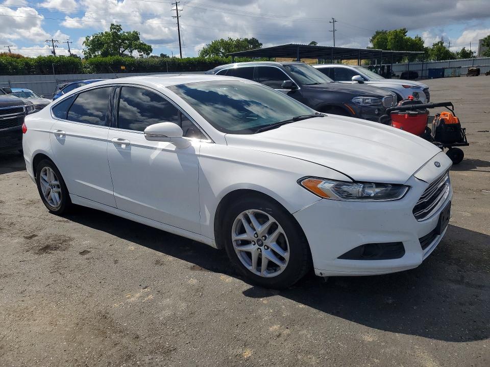 2014 Ford Fusion VIN 3FA6P0HD9ER212793 COPART salvage auction — MINOR DENT/SCRATCHES, Ca - Dis/Dlr/Exp Only Clean Title, sold $725 on 2026-07-21 (photo 4)