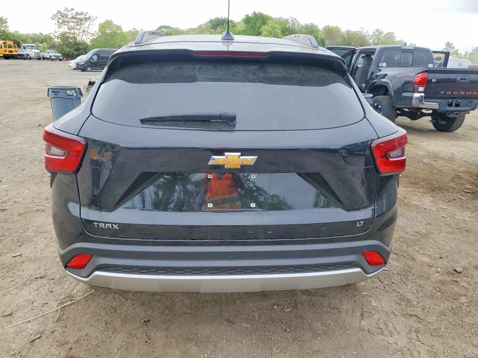 2025 Chevrolet Trax VIN KL77LHEP1SC275126 COPART salvage auction — FRONT END, Md - Cert Of Salvage > 75% Damage, sold $3,450 on 2026-07-28 (photo 6)