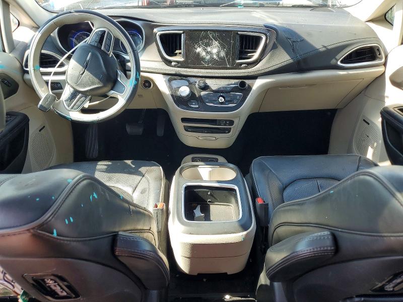 2018 Chrysler Pacifica VIN 2C4RC1GG1JR251642 COPART salvage auction — MINOR DENT/SCRATCHES, FL - CERTIFICATE OF TITLE, sold $2,300 on 2026-07-06 (photo 8)