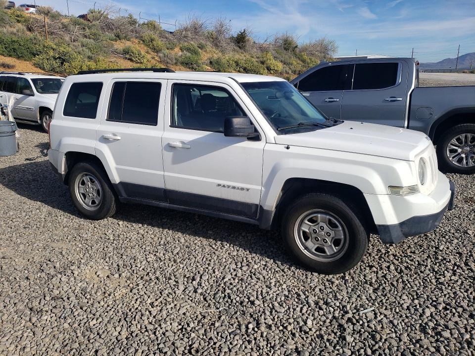 2014 Jeep Liberty (patriot) VIN 1C4NJRBB1ED835188 COPART salvage auction — MINOR DENT/SCRATCHES, NV - SALVAGE TITLE, sold $450 on 2026-07-09 (photo 4)