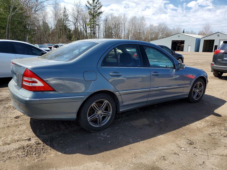 2007 Mercedes-benz C class VIN WDBRF52H07F866700 COPART salvage auction — MINOR DENT/SCRATCHES, On - Permit No Brand - Unfit, sold $525 on 2026-07-16 (photo 3)
