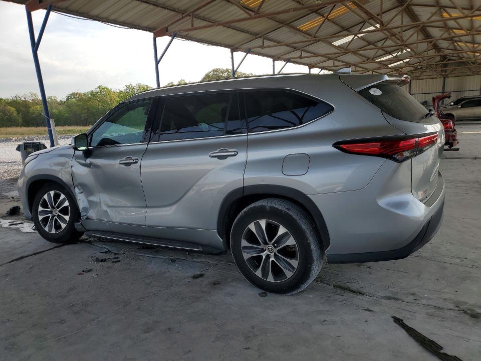 2021 Toyota Highlander VIN 5TDGZRAH5MS521439 COPART salvage auction — SIDE, Id - Salvage Certificate Of Title, sold $2,100 on 2026-07-23 (photo 2)