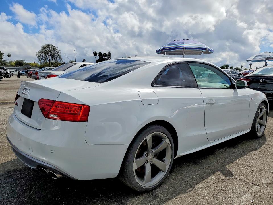 2014 Audi S5 VIN WAUCGAFR6EA039761 COPART salvage auction — MINOR DENT/SCRATCHES, Ca - Dis/Dlr/Exp Only Clean Title (P), sold $7,000 on 2026-07-07 (photo 3)